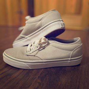 Women’s VANS size 8